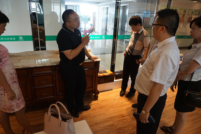 李江會長對漆強化工的企業文化、產品品質確認