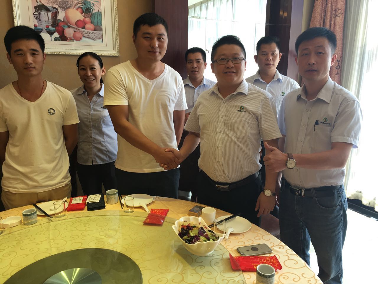 漆強化工家具漆廠家河北石家莊走訪客戶