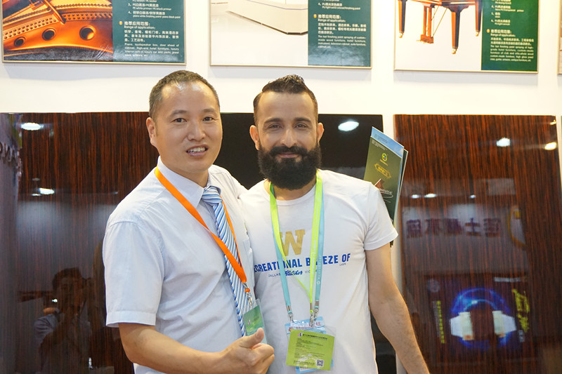 漆強化工攜&ldquo;可以當鏡子&rdquo;的亮光漆閃耀智慧建材家居展