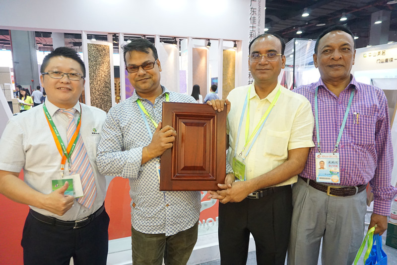 漆強化工攜&ldquo;可以當鏡子&rdquo;的亮光漆閃耀智慧建材家居展2