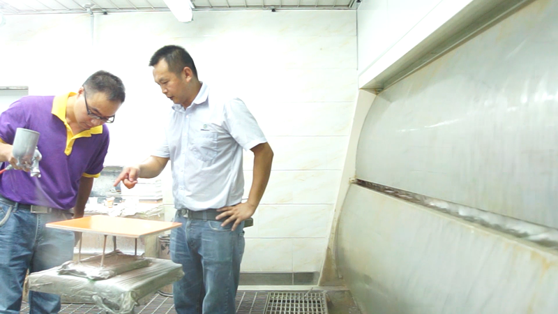 回南天如何防止家具漆漆膜發白？漆強化工亮光漆廠家為您解答