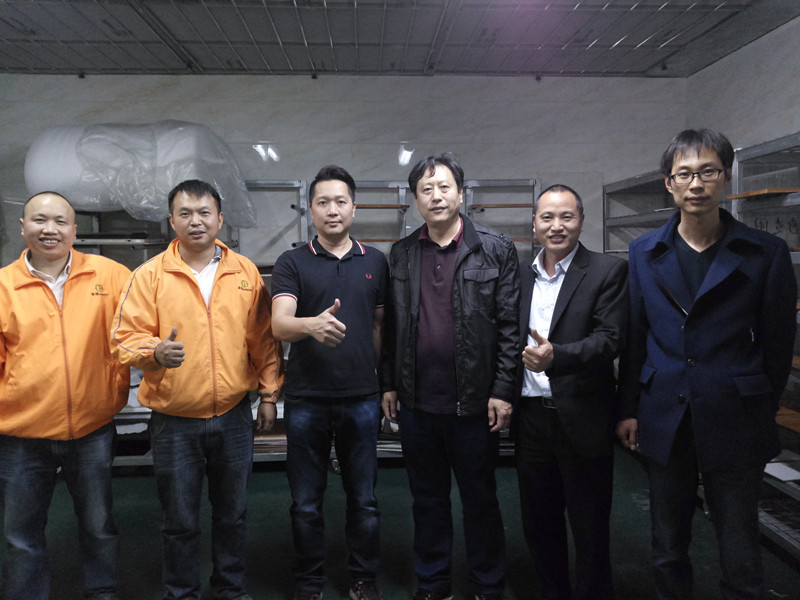 津?qū)殬菲髡J(rèn)可漆強(qiáng)水漆的質(zhì)量