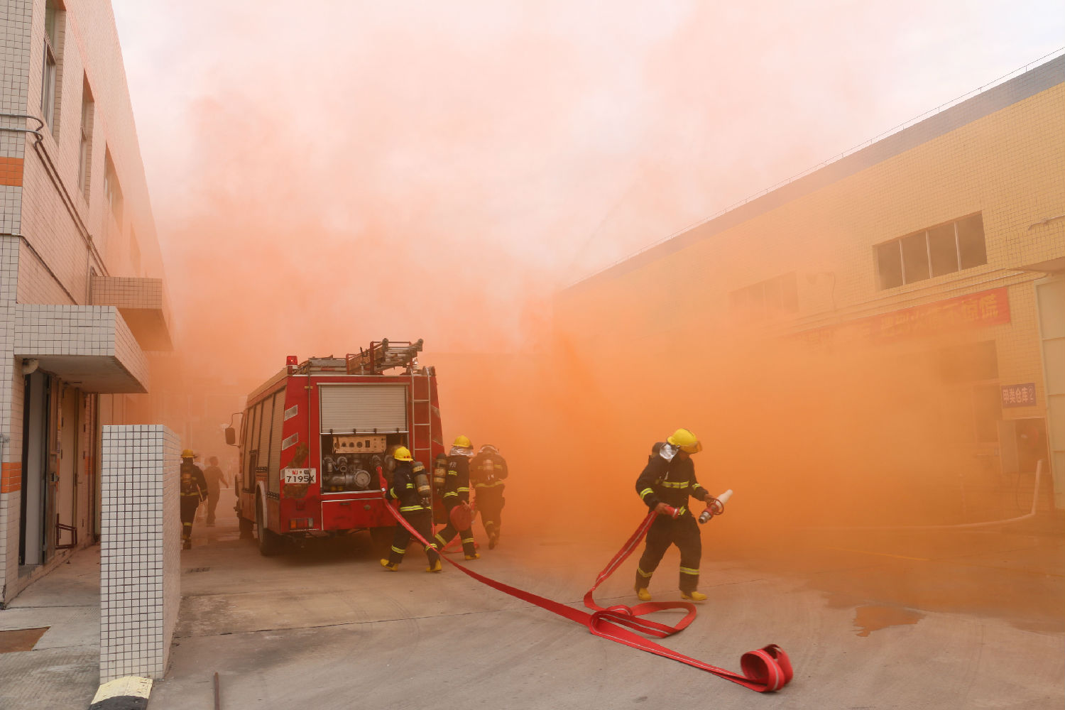 漆強化工消防演練 (3)